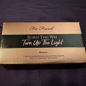 Too Faced highlighter palette